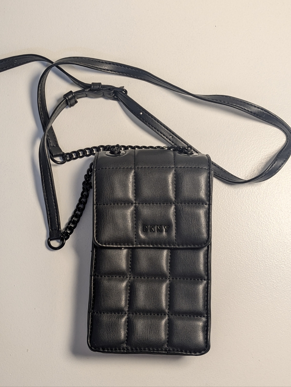 DKNY Black Quilted Crossbody Phone Bag Chain Adjustable Strap Snap Closure